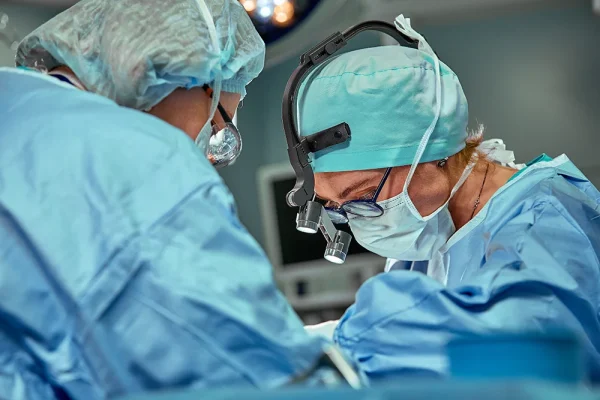 Mituri despre Chirurgia Plastică: O Abordare Bazată pe Dovezi Științifice
